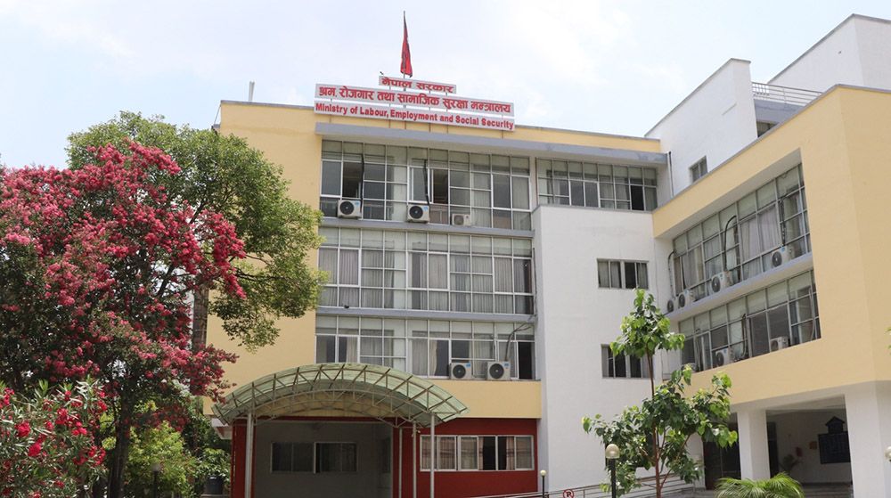 इराकमा नयाँ श्रमिक पठाउन स्वीकृति नदिएको श्रम मन्त्रालयको स्पष्टोक्ति