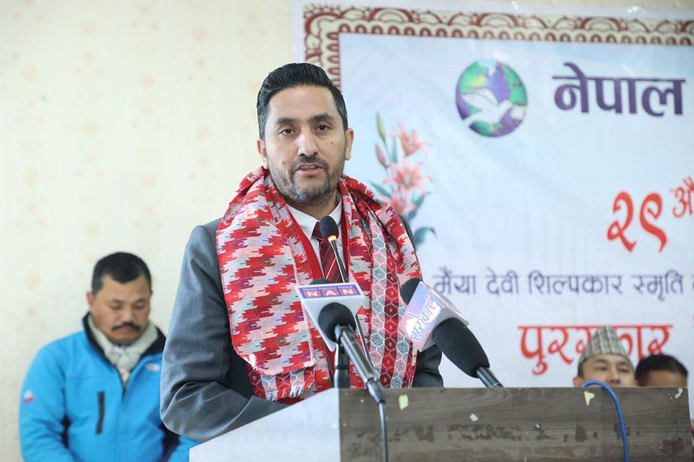 सञ्चारमन्त्री खरेलको प्रष्टीकरण- म कुनै पार्टीमा गएको छैन