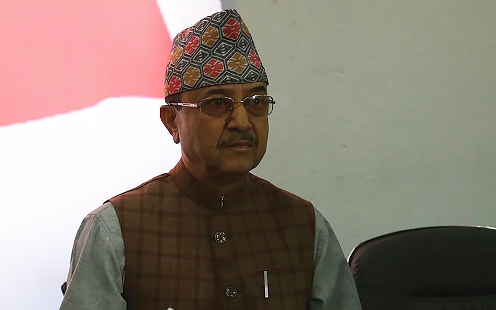 काँग्रेस कार्यवाहक सभापति खड्काले पत्रकार सम्मेलन गर्दै