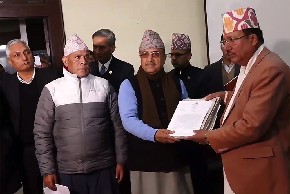 ८८५ जनाले हस्ताक्षर फिर्ता लिएको देउवा पक्षको दाबी, आयोगले भन्यो- विधि र पद्धति अनुसार निर्णय गर्छौं