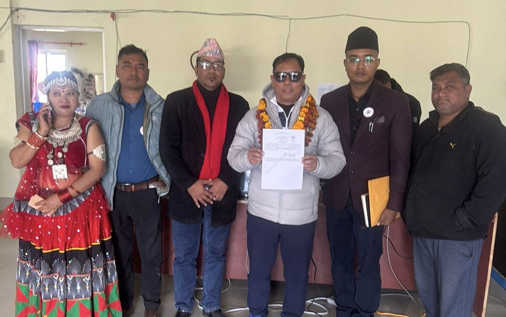 रेशम चौधरीले गराए कैलाली- १ बाट उम्मेदवारी दर्ता