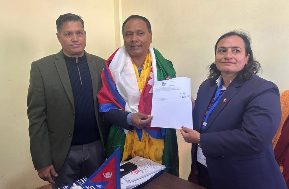 कुलमानले काठमाडौँ- ३ बाट गरे मनोनयन दर्ता