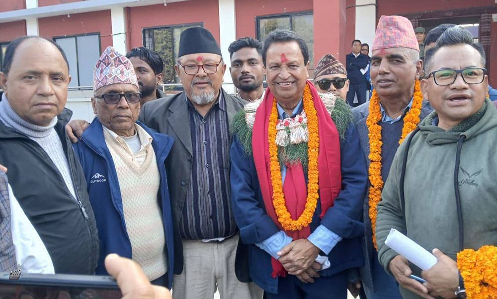 विनोद चौधरीले गराए नवलपरासी पश्चिमबाट उम्मेदवारी दर्ता