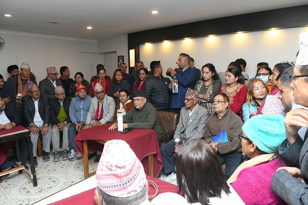 ओलीले तिब्र बनाए भेटघाट, आक्रामक रणनीति बनाउदै बालेन