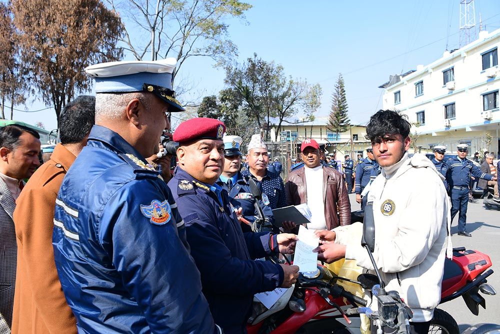 चोरी भएका ५० दुई पाङ्ग्रे सवारी साधन सम्बन्धित धनीलाई हस्तान्तरण