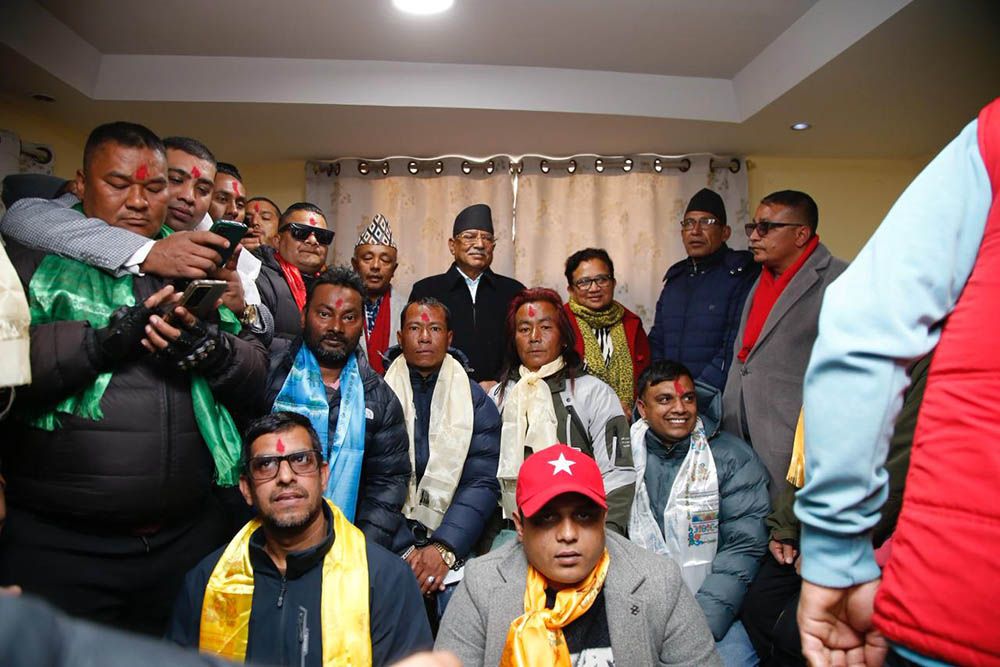 विभिन्न पार्टी परित्याग गर्दै ५२ युवा नेपाली कम्युनिष्ट पार्टीमा प्रवेश