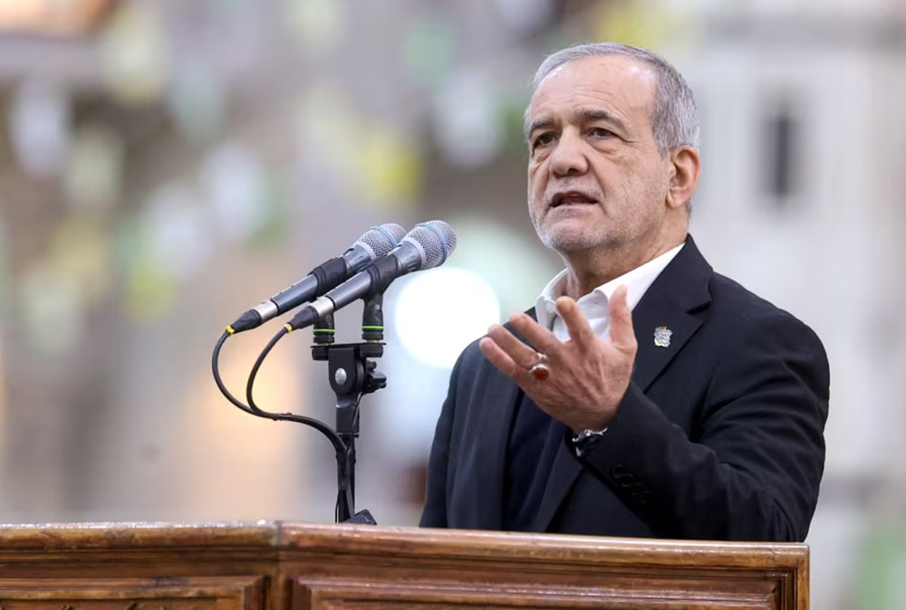 इरानले कुनै पनि अवस्थामा आत्मसमर्पण गर्दैन- राष्ट्रपति पेजेशकियान