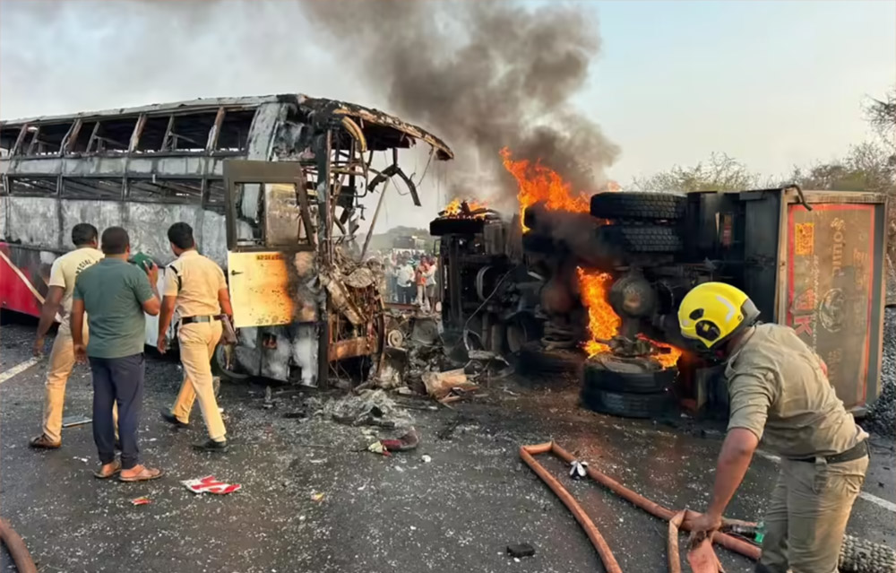 भारतको आन्ध्र प्रदेशमा सडक दुर्घटनामा १४ जनाको मृत्यु