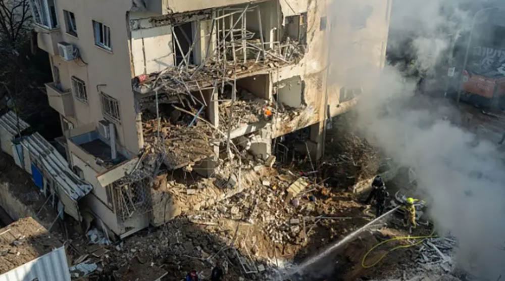 इजरायलमा विभिन्न क्षेत्रमा इरानको भिषण आक्रमण