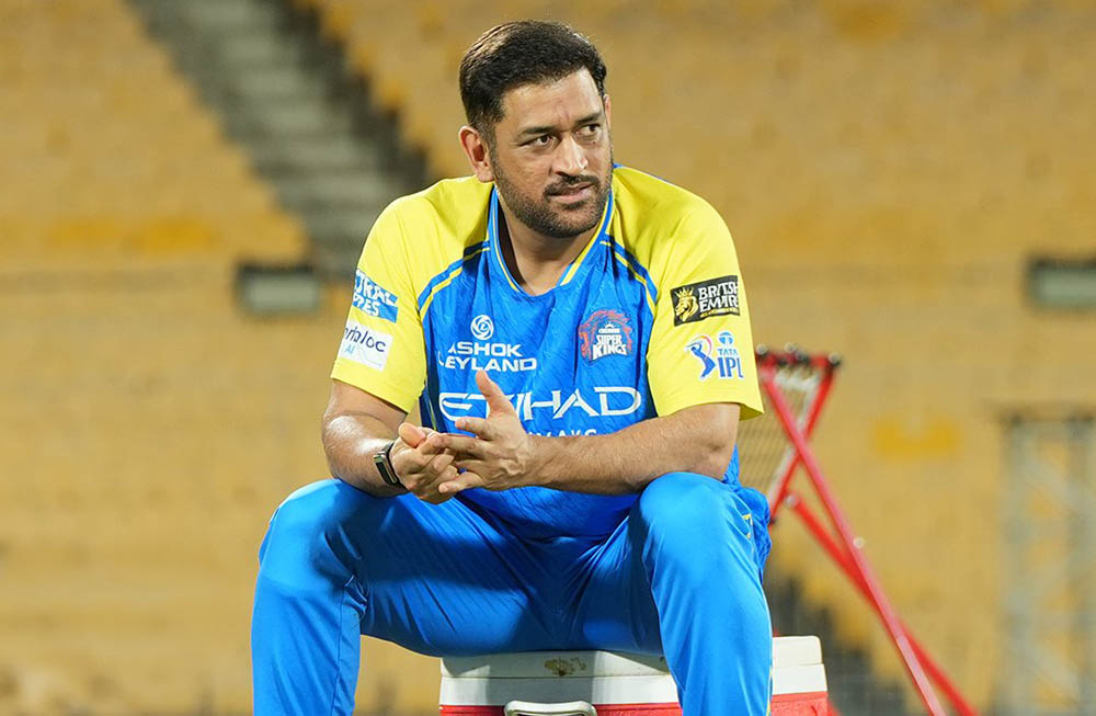 आइपिएल अघि चेन्नईलाई झट्का, धोनी दुई साता खेल्न नसक्ने