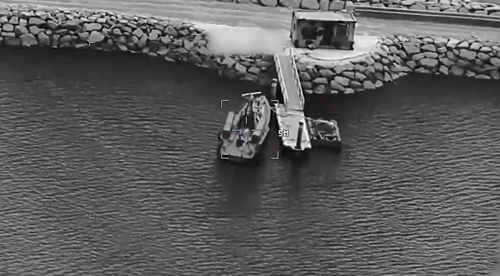 समुद्रमा बारूदी सुरुङ बिछाउन प्रयोग गर्न सकिने ईरानका १६ जहाज नष्ट