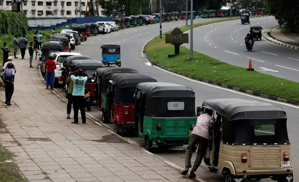 इन्धन बचत गर्न श्रीलंकामा सरकारी कार्यालय र शिक्षण संस्था सातामा चार दिन खुल्ने