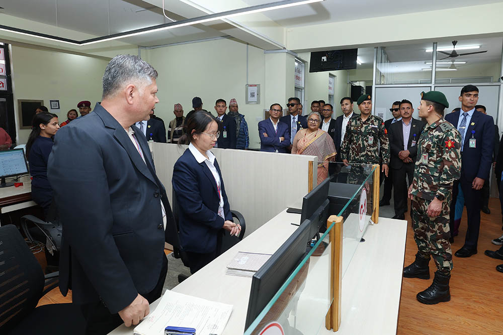 प्रधानमन्त्री कार्कीबाट काठमाडौँ प्रशासन कार्यालयको सेवा प्रवाहको निरीक्षण