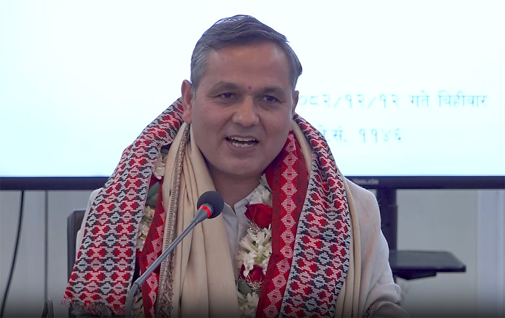 गृहमन्त्री अर्यालको बिदाई